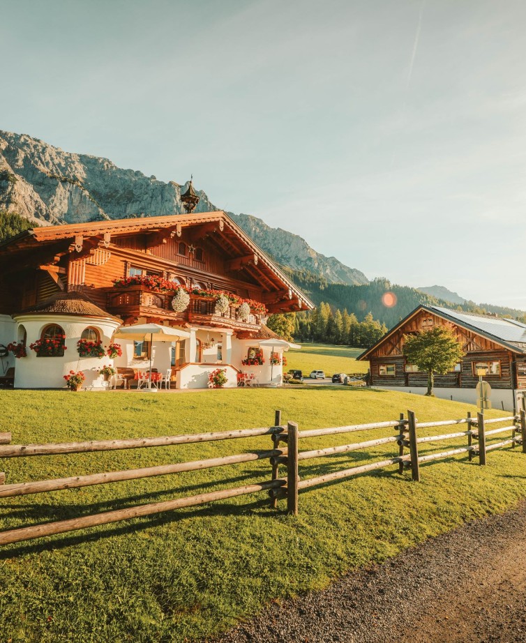 Villa Lindenhof mit zwei Appartements in Ramsau am Dachstein