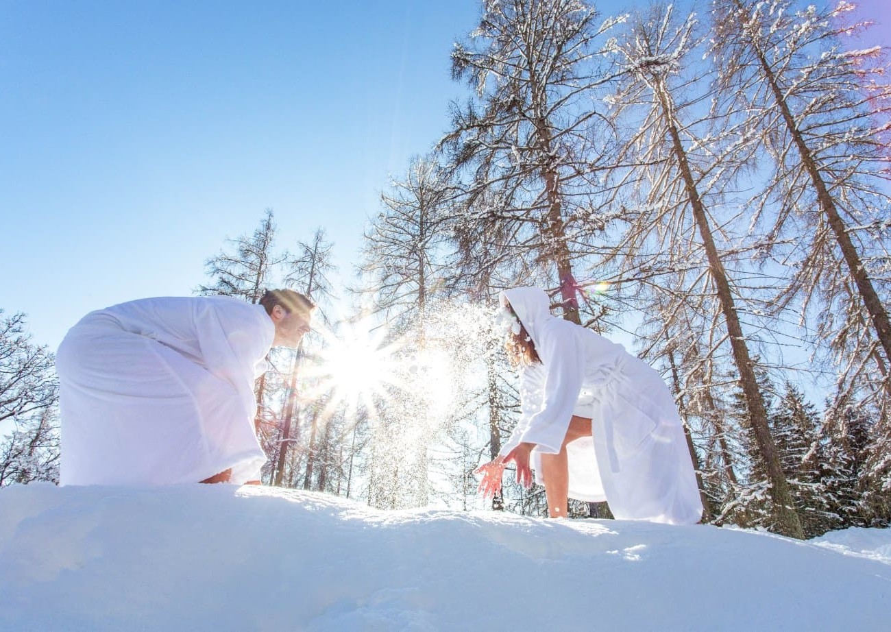 Spaß im Schnee direkt vor dem Hotel