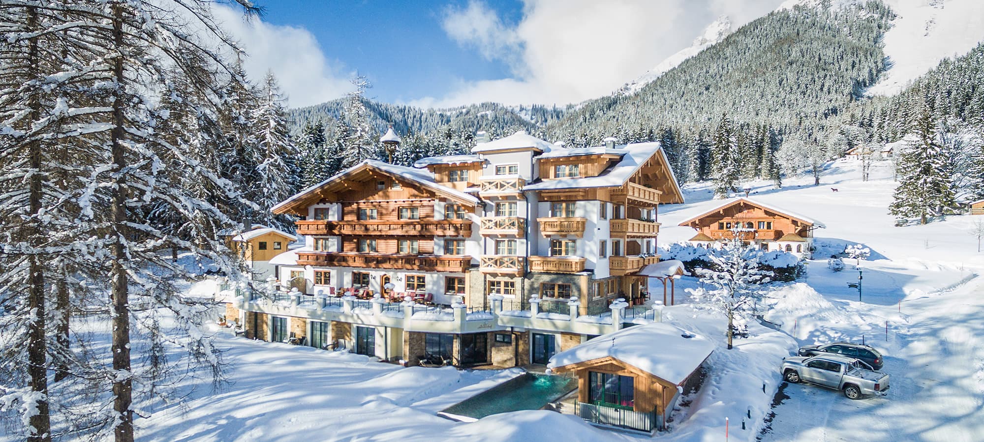  4 Sterne Superior Hotel Lindenhof am Fuße des Dachsteinmassivs, direkt an der Langlaufloipe