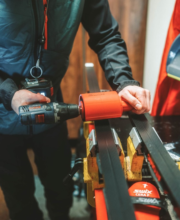 Skiwerkstatt im Lindenhof Hotel für Langlaufski-Service