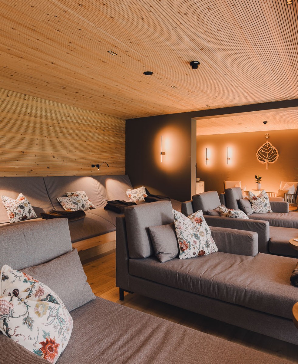 Traditionelle finnische Sauna für wohltuende Hitzebehandlungen