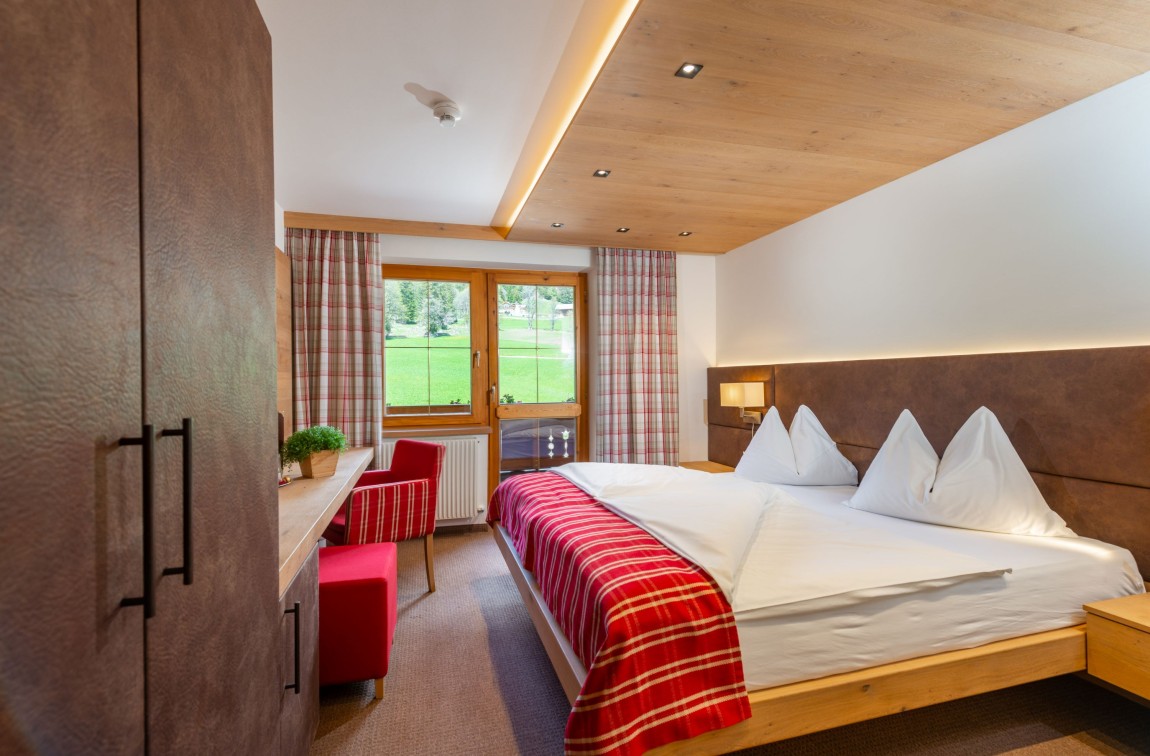 Double bed in the Cosy Double Room